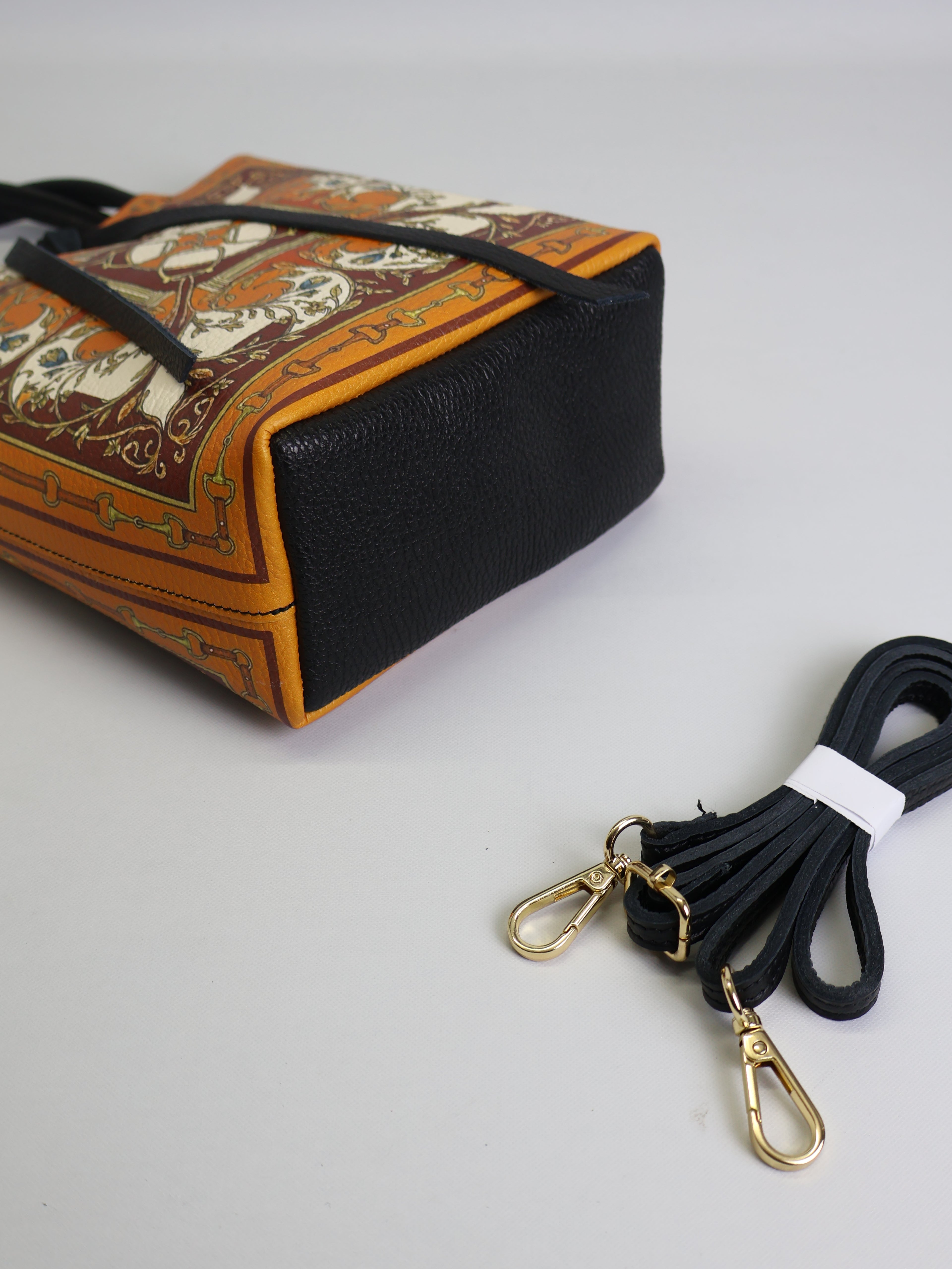 Borsa Tote Piccola "Eredità Equestre"