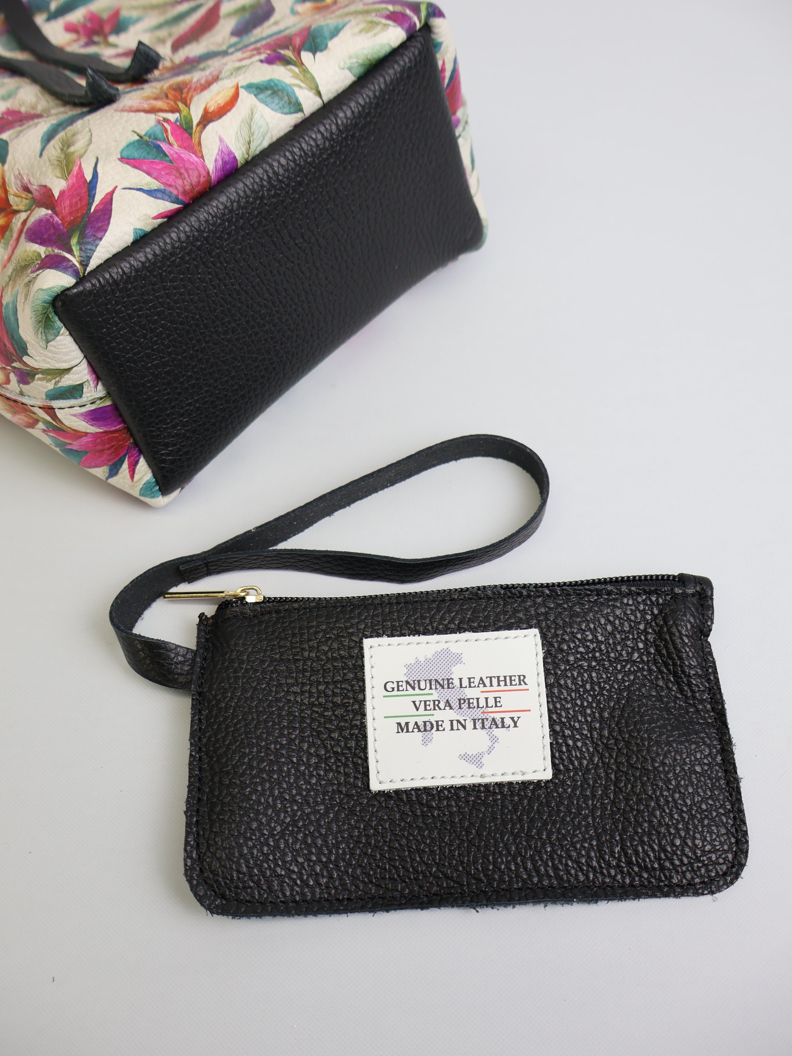 Piccola Tote Bag "Crimson Heliconia"