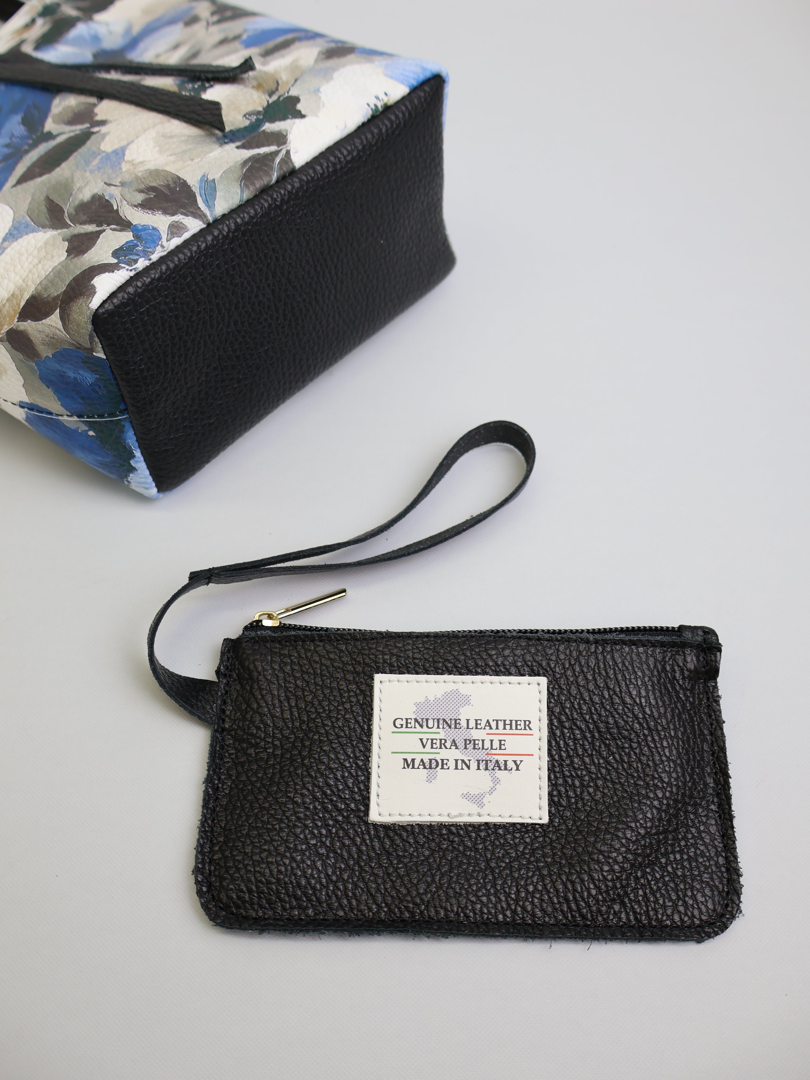 Piccola Tote Bag "Azure Anemone"