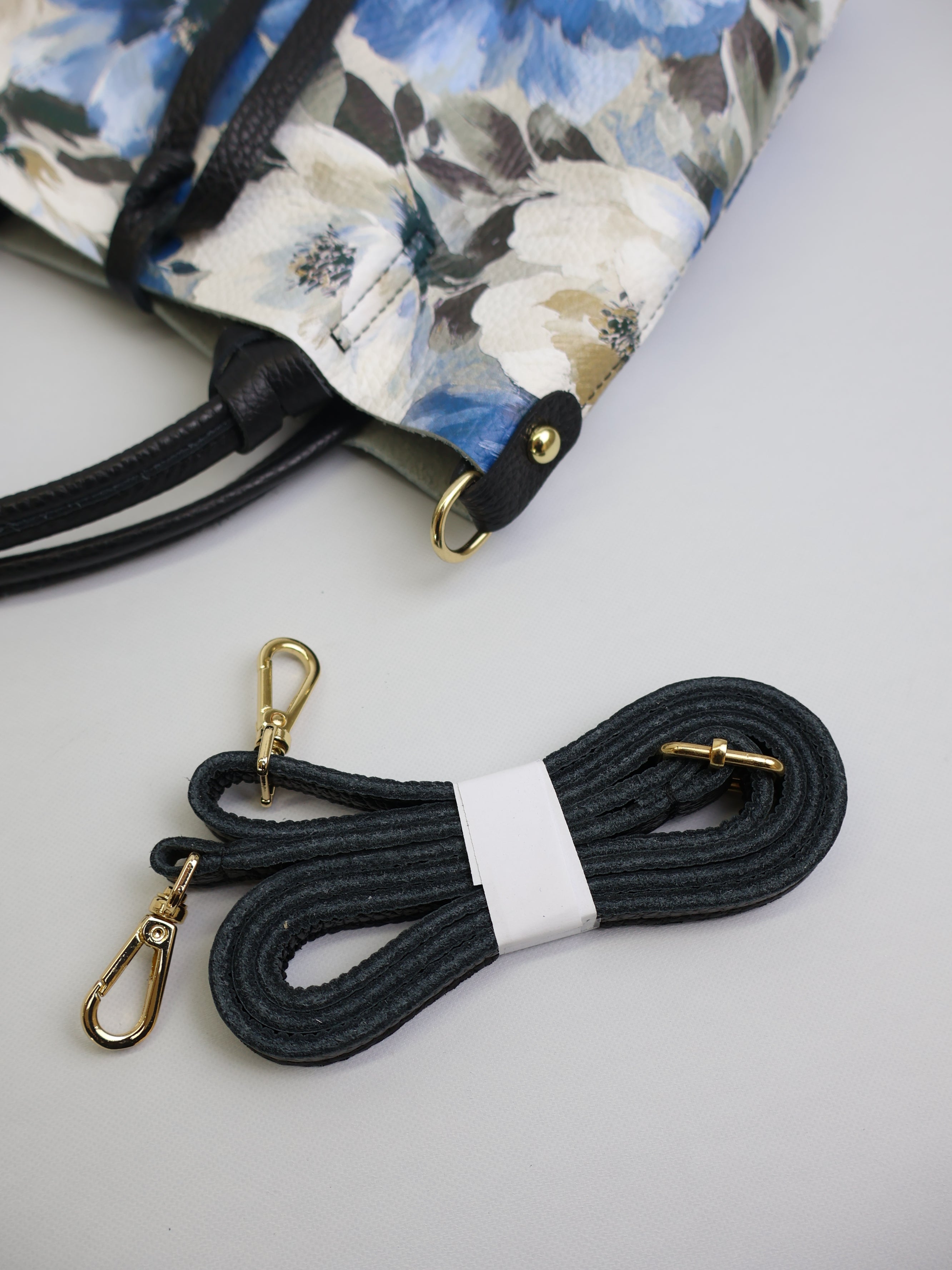 Piccola Tote Bag "Azure Anemone"